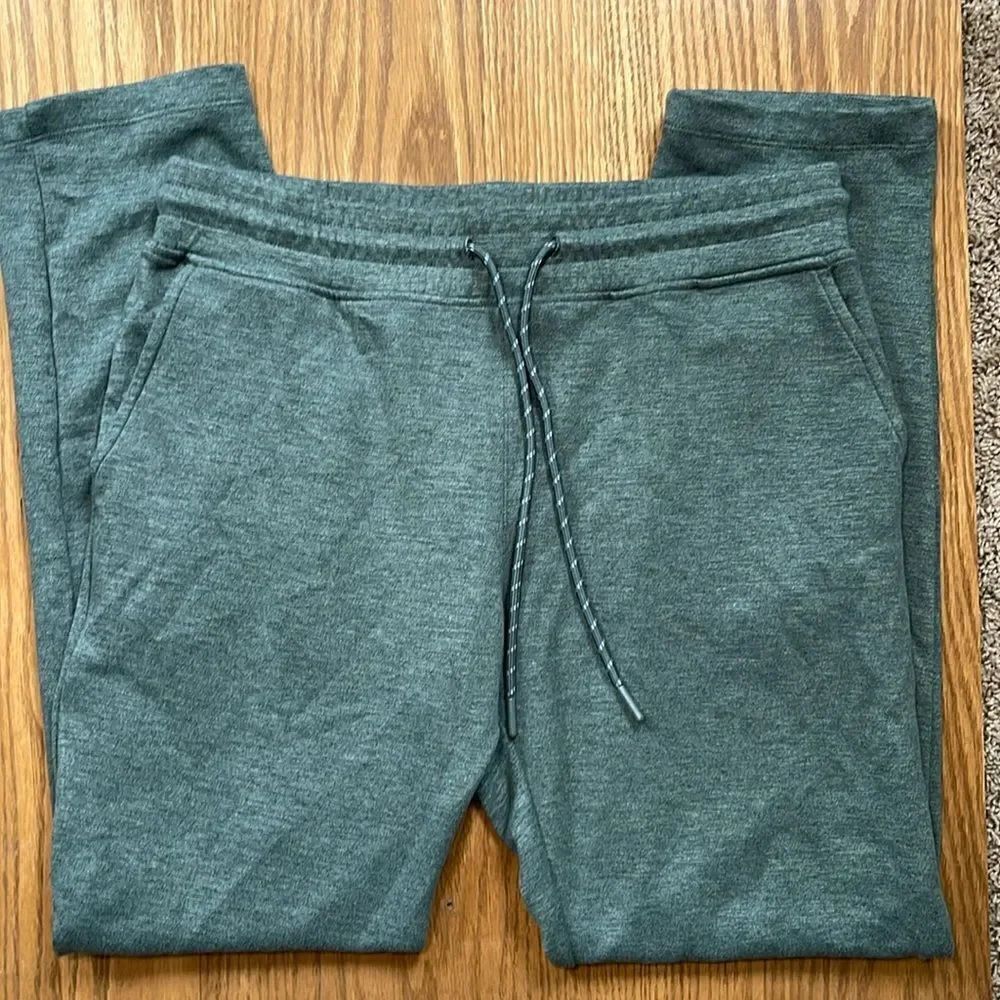 Kyodan lounge pants.  Sweatpants.  Drawstring waist. Pockets. Size Medium. Soft.
